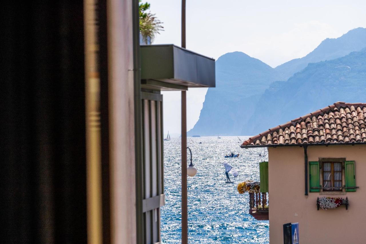 Appartamenti Vasco Renna Surf Center Torbole Sul Garda ภายนอก รูปภาพ